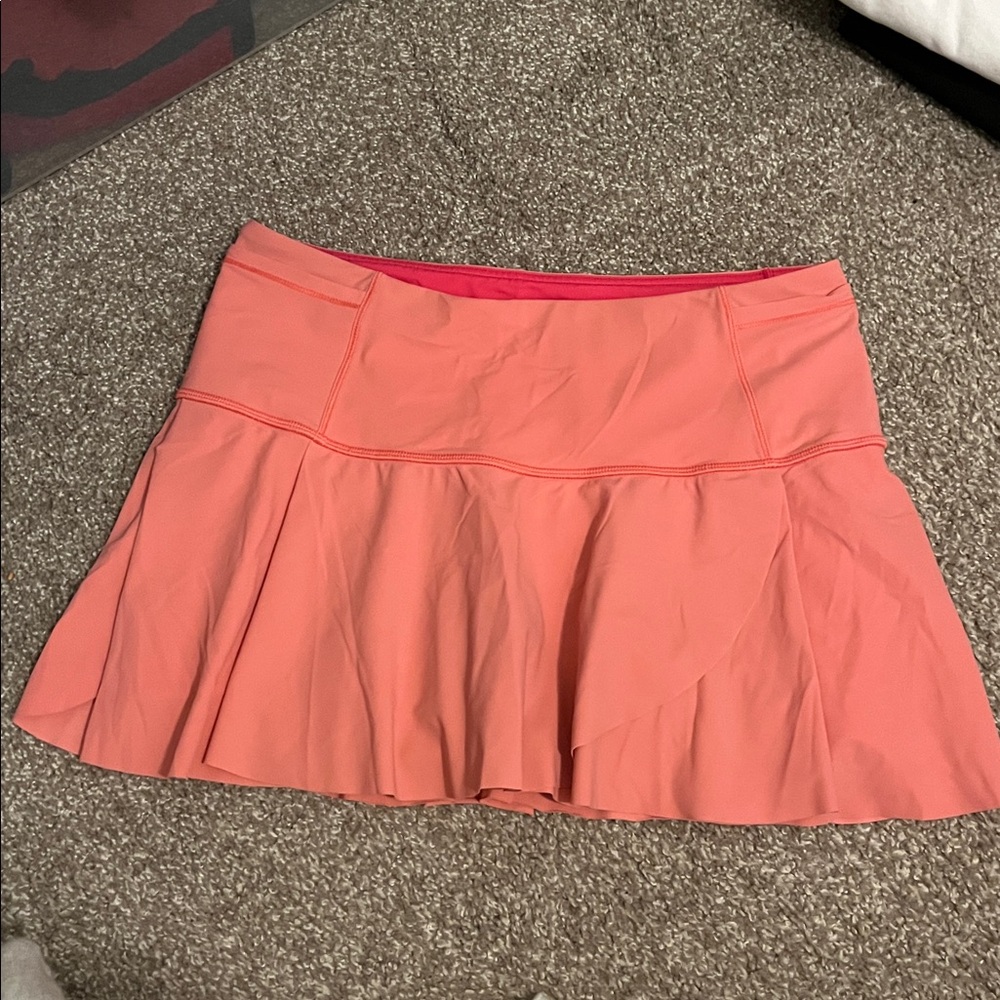 Cute Lululemon tennis skirt - Picture 3 of 5